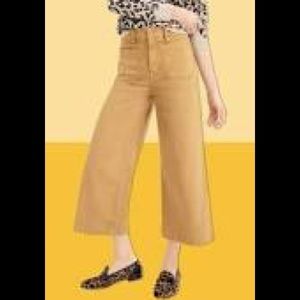 Wide leg Khakis cropped EUC. No flaws